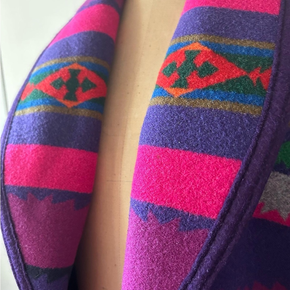 Colorful Patterned Shawl Cardigan - Picture 6 of 8